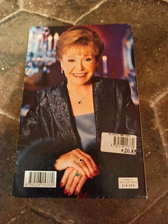 Livre la nuit est mon royaume - photo numéro 2