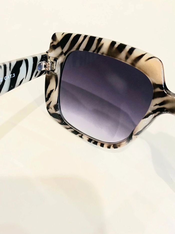 Lunette de soleil femme noire zèbre verres dégradés UV protection catégorie 3 - photo numéro 7