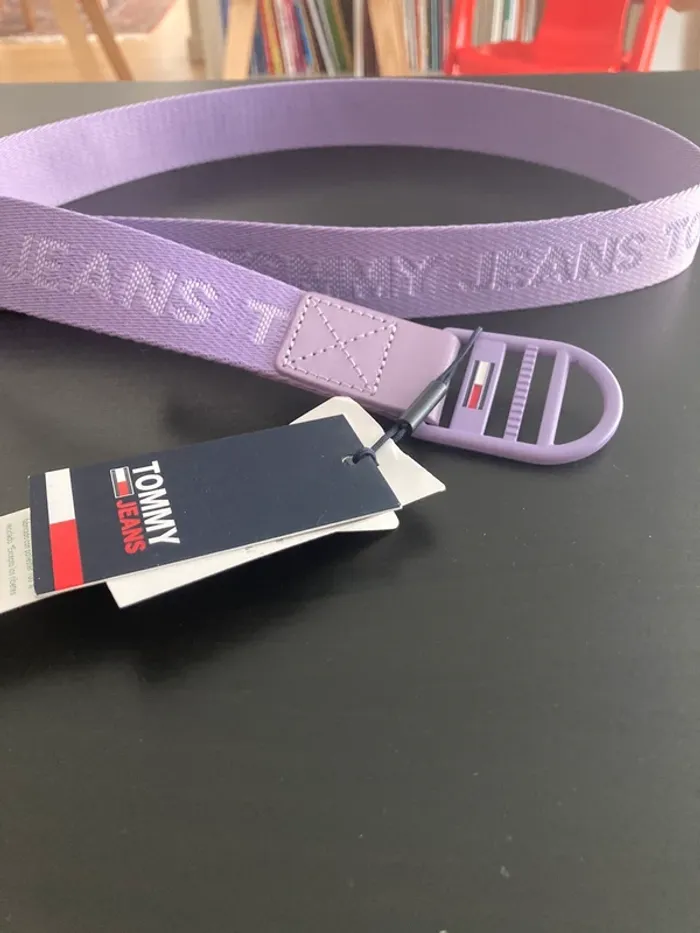 Tommy Hilfiger ceinture écriture violet Lila taille 75 cm - photo numéro 2