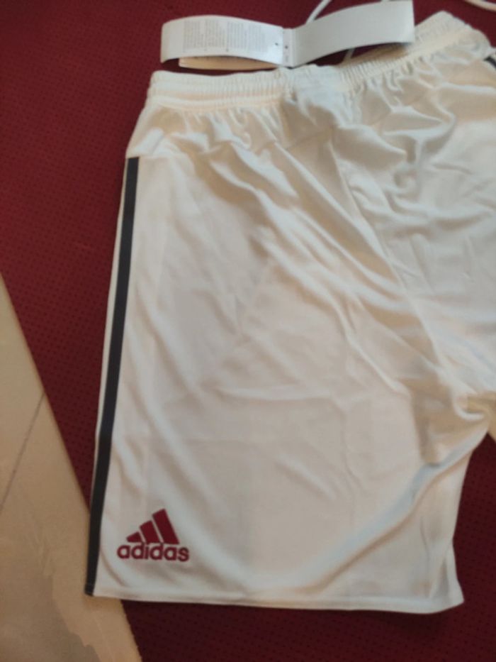 Short de foot Milan AC, Adidas Authentique Officiel taille Adulte S, Neuf - photo numéro 11