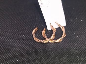 Boucle d'oreille doré cercle entrelacés