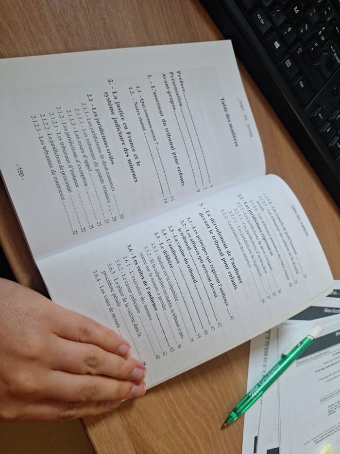 Livre juger les jeunes - photo numéro 9