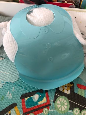 Bavoir plastique bleu