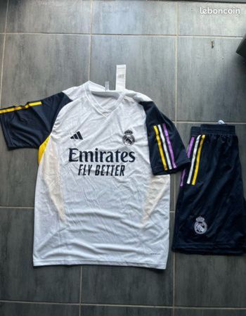 Ensemble maillot + short a poches real madrid