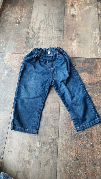 Pantalon Obaïbi 12 mois en très bon état