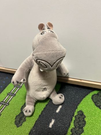 Peluche 🧸 Gloria film Madagascar 