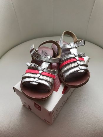 Sandales fille taille 26