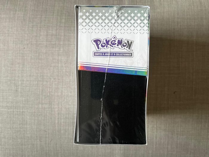 Pokémon Evolution Prismatiques : ETB - Coffret Dresseur d'Elite - photo numéro 3