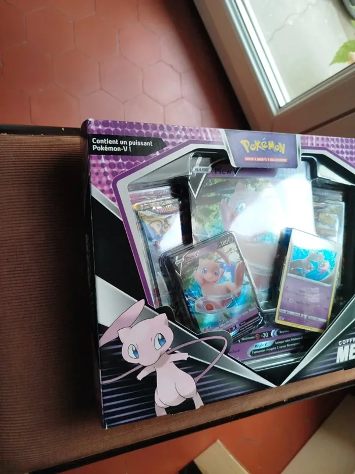 Coffret pokemon mew V neuf - photo numéro 2