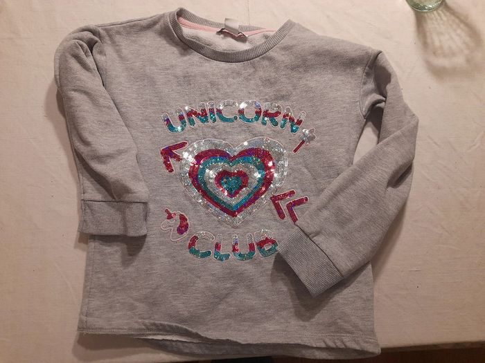 Pull primark à sequins 7/8 ans