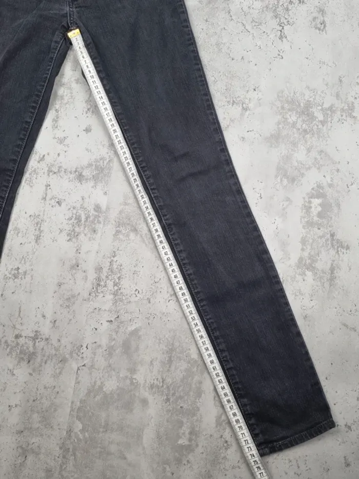 Jean Levi’s noir – Taille 25x32 (30 FR) Femme (mesures en photos - photo numéro 5