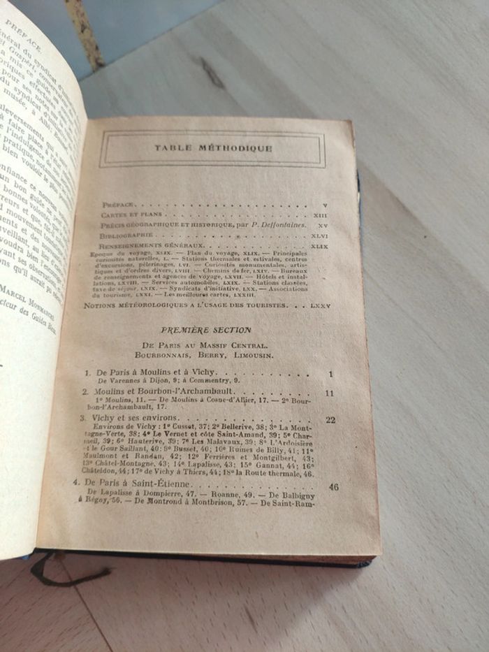 Guide bleu Hachette Auvergne et Centre chemin de fer et route 1924 - photo numéro 9