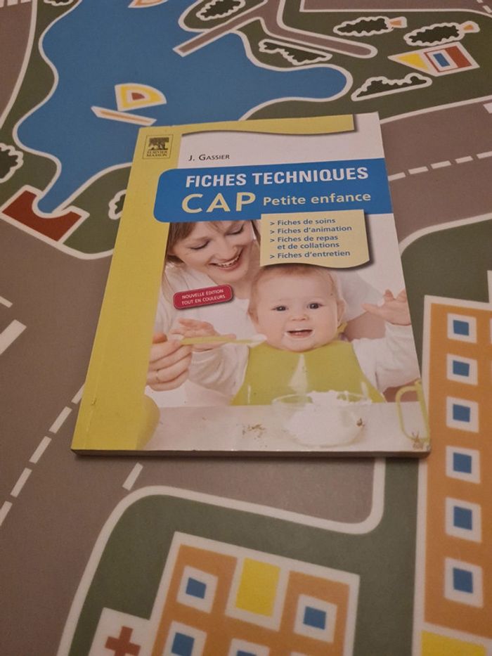 Livre fiches techniques CAP petite enfance Elsevier Masson