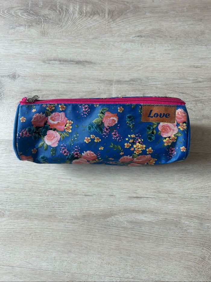 Trousse fleurie love
