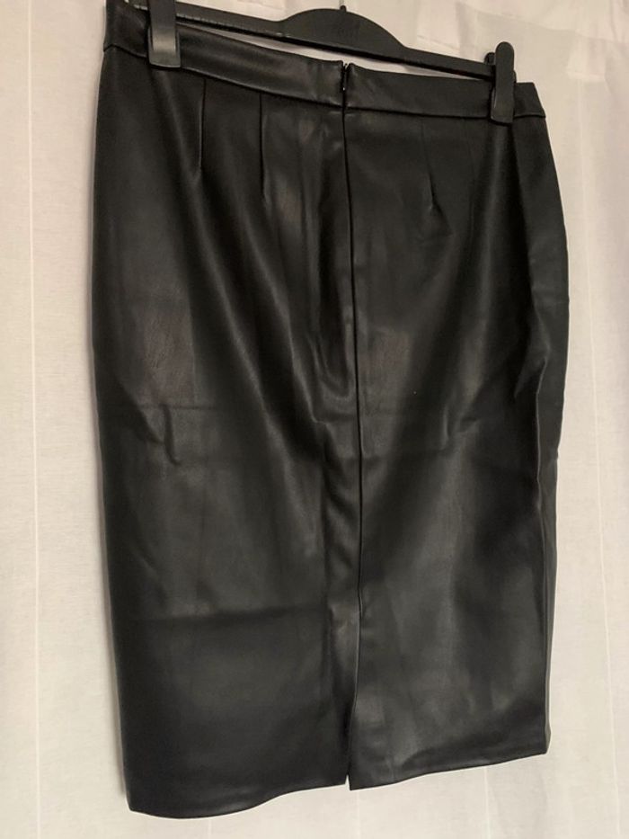 Très belle Jupe en simili cuir noir Vintage - photo numéro 2