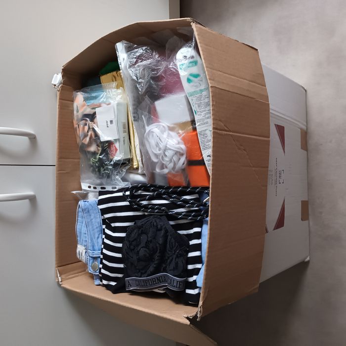 Lots Carton Vêtements Femme - photo numéro 2