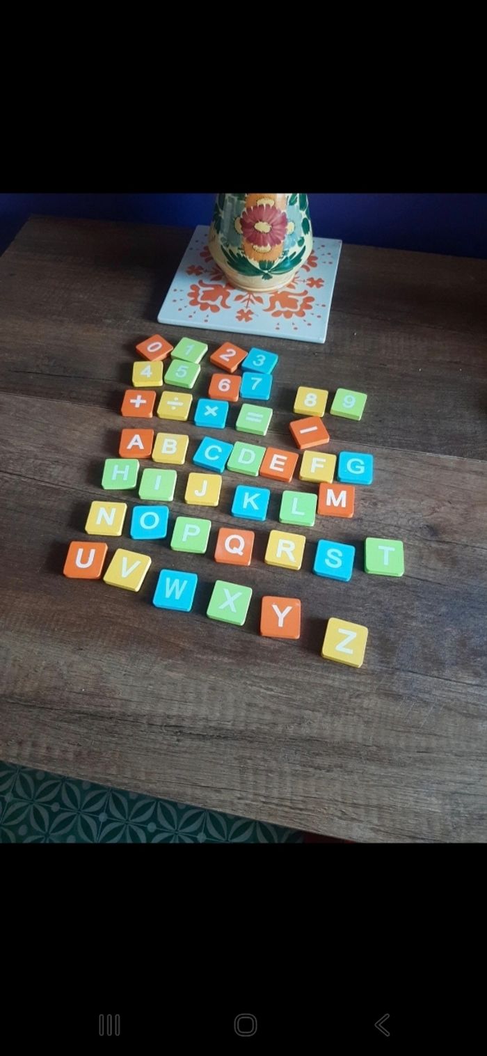 Lot lettres et chiffres en bois aimantés Janod