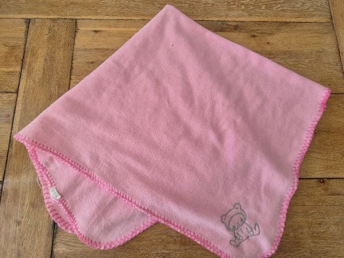 Plaid rose bébé
