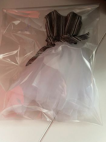 Très jolie robe jupe bouffante Haut gris à rayures