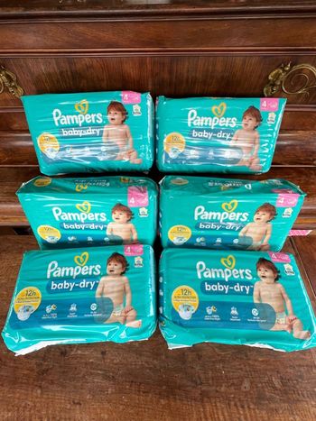 Couche taille 4 Pampers Baby Dey : 270 Couches (6*45)