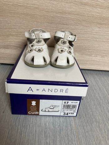 Sandales blanche 17 André