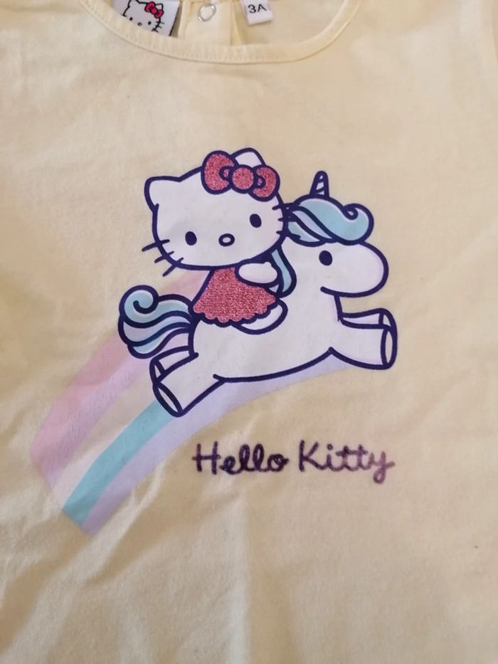 Tee-shirt hello kitty en très bon état taille 3 ans - photo numéro 2