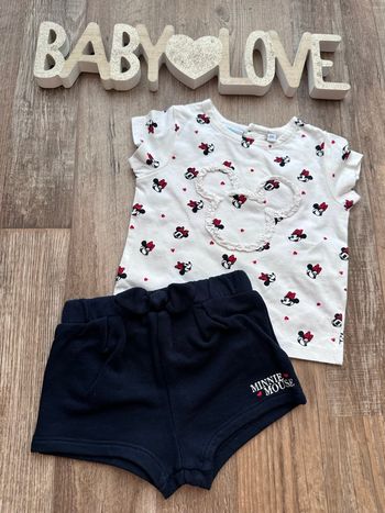 - Ensemble Disney  - 6 mois - Très bon état 