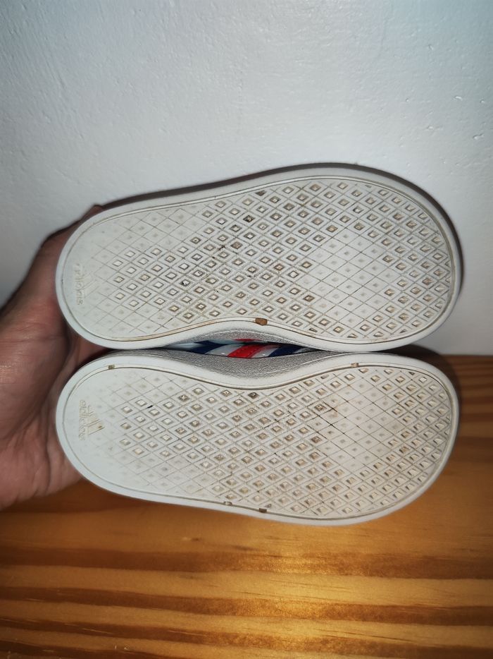 Basket adidas bleu et rouge - photo numéro 7