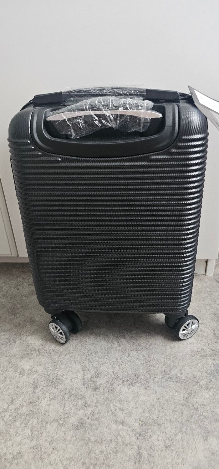 Valise cabine noire rigide neuve 8 roues 360° – Georges Rech - photo numéro 8