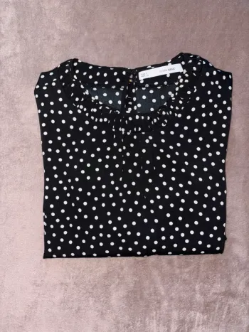 Blouse noir à pois blancs Sfera femme taille S en très bon état