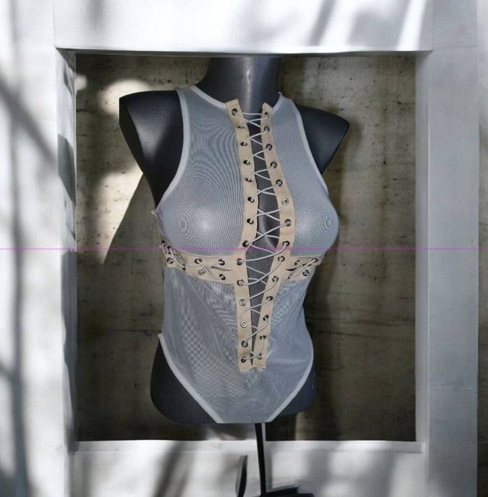 body femme taille S /36