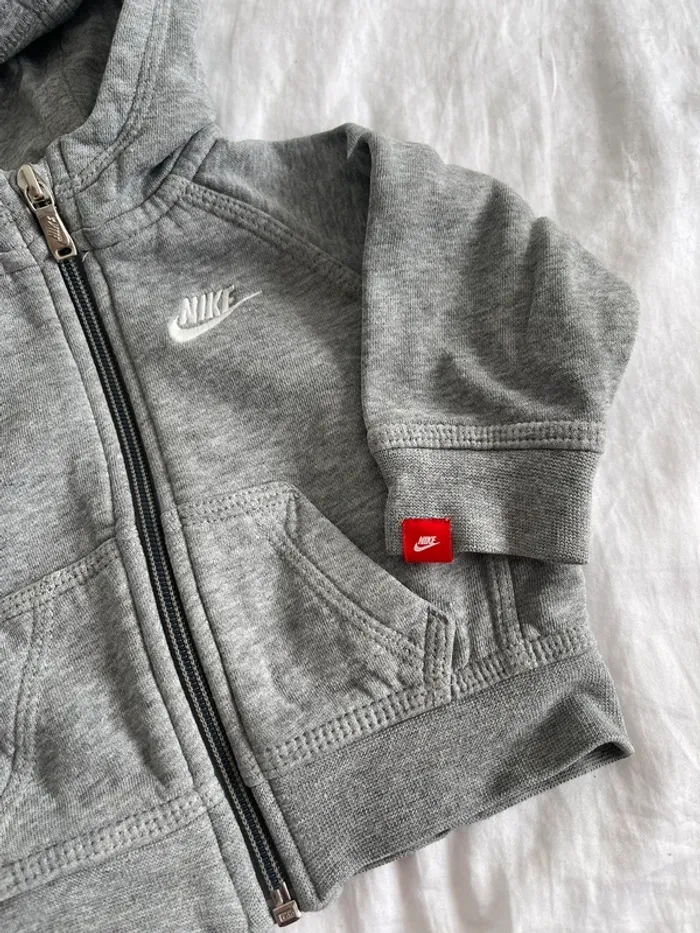 Ensemble Nike 3-6 mois - photo numéro 2