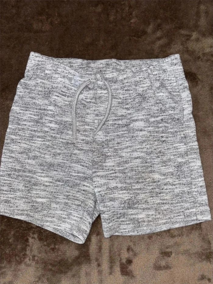 Lot de 3 shorts taille 24 mois - photo numéro 4
