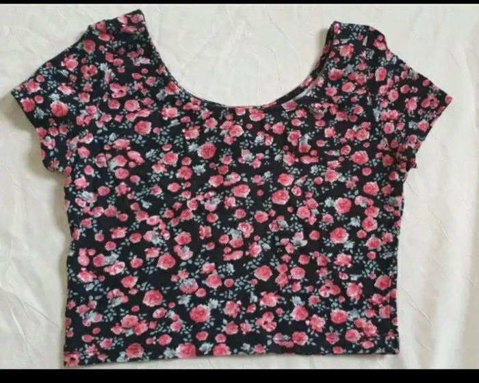 Croap top à fleurs - photo numéro 2