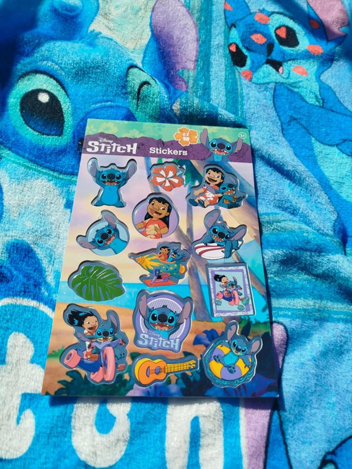 Livre autocollant Disney Stitch