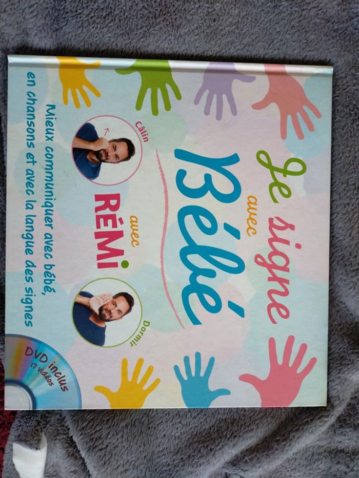 Livre langue des signes bébé