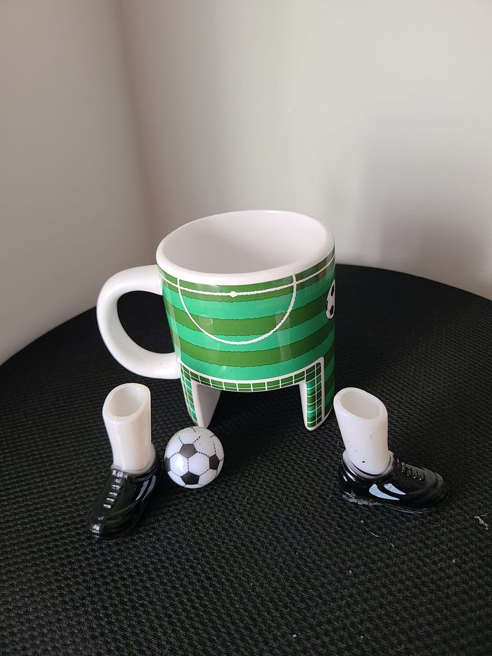 Mug spécial football L'entraînement de football est terminé, mais encore une envie de pratiquer! Ave