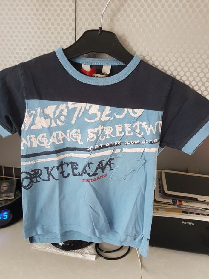 Tee shirt manches courtes. 5 ans.