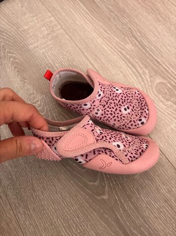Chaussons de sport, taille 24 décathlon