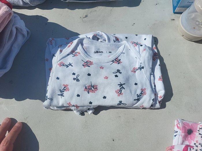 Lot pyjamas 6mois - photo numéro 5