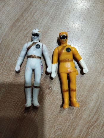 Power rangers jaune et blanc bootleg