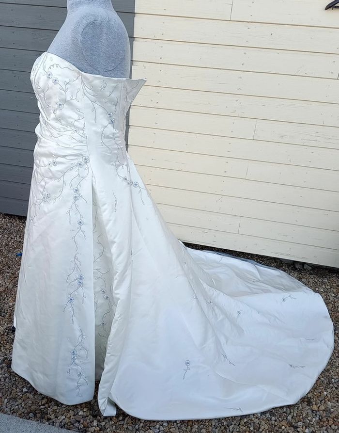 robe de mariée taille 46/48 - photo numéro 4