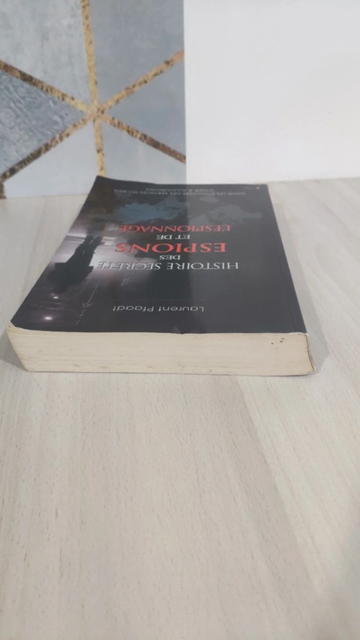 Livre grand format histoire secrète des espions et de l'espionnage Pfaadt coulisses services secrets - photo numéro 4