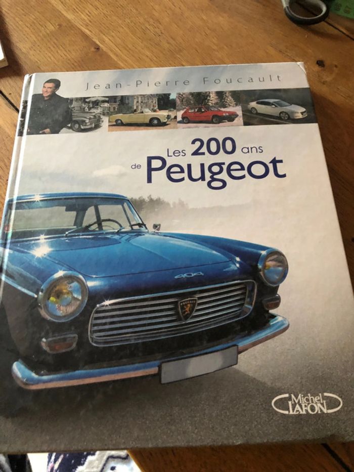 Les 200 ans de foucault Michel lafon