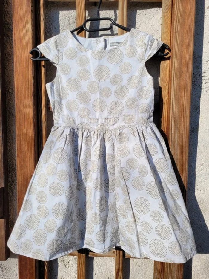 Superbe robe de cérémonie vertbaudet blanche à motifs dorés pailletés, dos nu, 8 ans - photo numéro 3