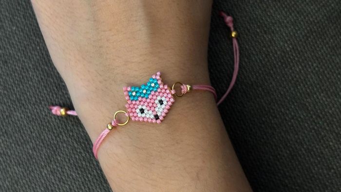 Bracelet renard rose tissé en perles