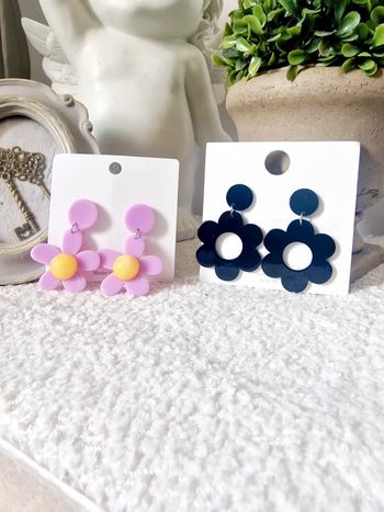 Lot boucles d'oreilles fleurs acryliques