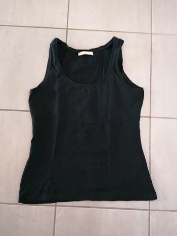 Débardeur noir porté une ou deux fois très bon état taille L
