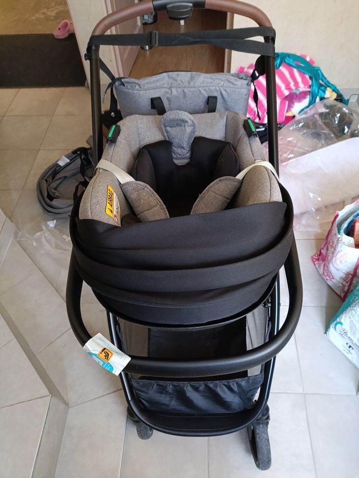 Poussette + siege auto neuf - photo numéro 2