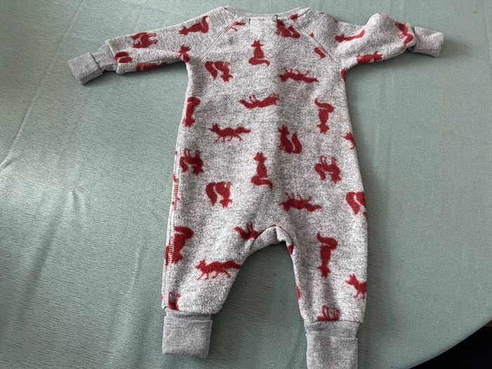 Deux pyjamas - photo numéro 2